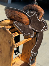 Load image into Gallery viewer, The Lainey Spinal Relief Saddle