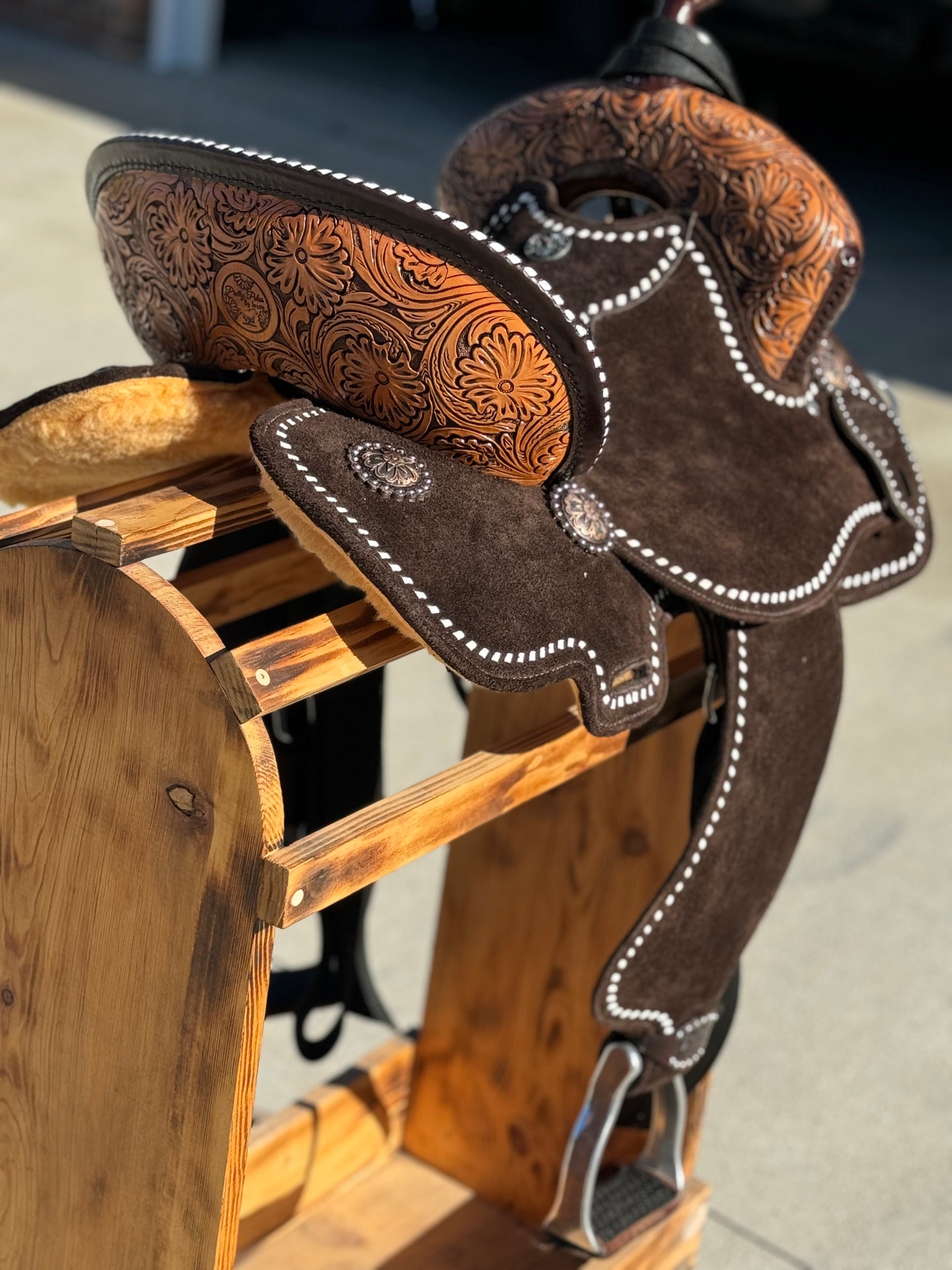 The Lainey Spinal Relief Saddle