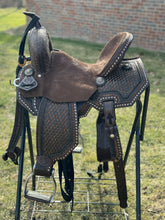 Load image into Gallery viewer, Trinity Lightweight Leather Saddle