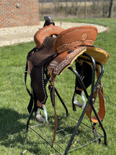 Load image into Gallery viewer, Annie Feather Lightweight Saddle