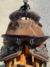 Load image into Gallery viewer, Latte Thunderstruck Spinal Relief Saddle