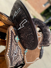 Load image into Gallery viewer, Latte Thunderstruck Spinal Relief Saddle