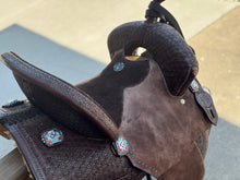 Load image into Gallery viewer, Wenden Aztec Leather Saddle