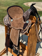 Load image into Gallery viewer, Latte Thunderstruck Spinal Relief Saddle