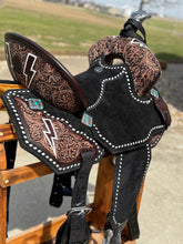 Load image into Gallery viewer, Black Thunderstruck Spinal Relief Saddle
