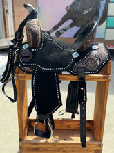 Load image into Gallery viewer, Black Thunderstruck Spinal Relief Saddle