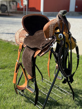 Load image into Gallery viewer, Annie Feather Lightweight Saddle