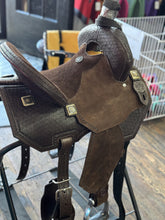 Load image into Gallery viewer, Wenden Aztec Lightweight Saddle