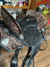 Load image into Gallery viewer, Texas Hold Em’ Lightweight Saddle