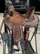 Load image into Gallery viewer, Pearl Snap Pencil Roll Leather Spinal Relief Saddle