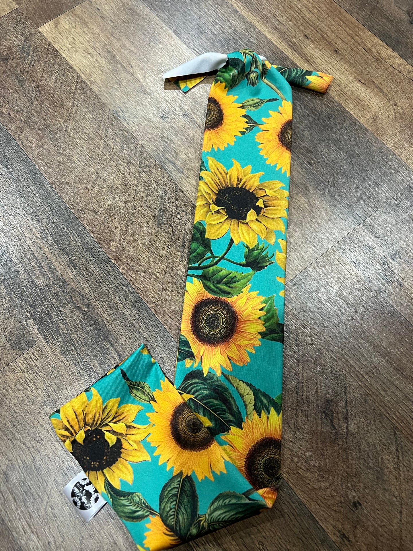 Turquoise Sunflower tailbag